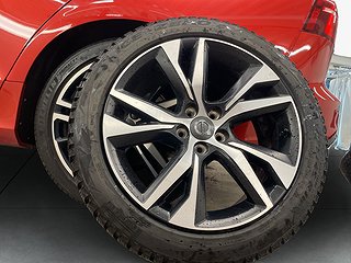 Volvo V60 Recharge T8 AWD RDesign S&V-hjul/MOMS/Drag/H/K/360