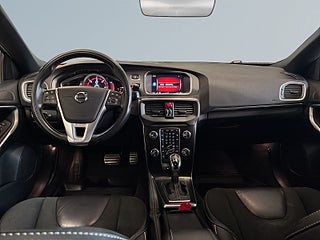 Volvo V40 D3 R-Design Aut Dvärmare B-kamera Farthållare S&V-däck – bild 8