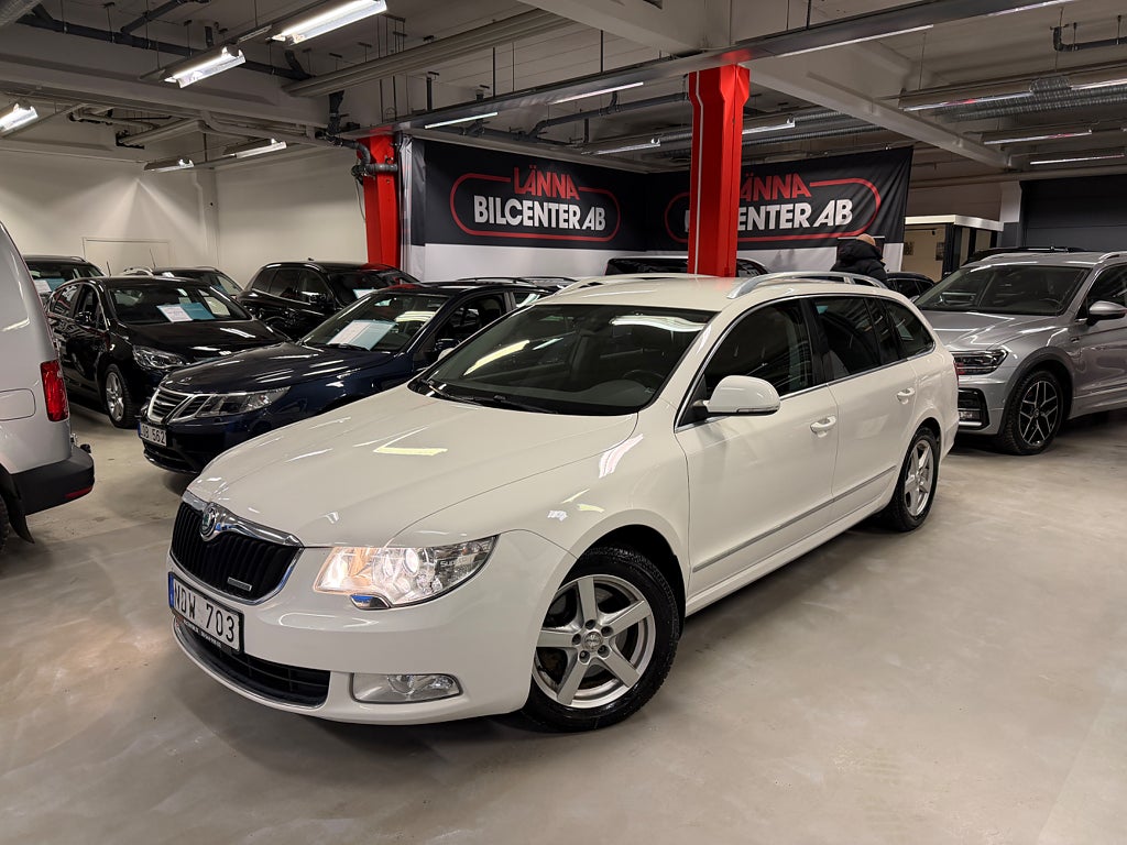 Skoda Superb Kombi 1.6 TDI Ambition 2 ägare Bluetooth Låg års SoV 