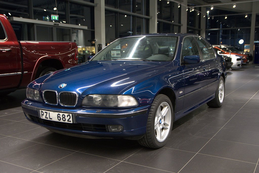 BMW 520 i E39 Sedan 150 hk Automat M-sport ratt M-sport Fälg