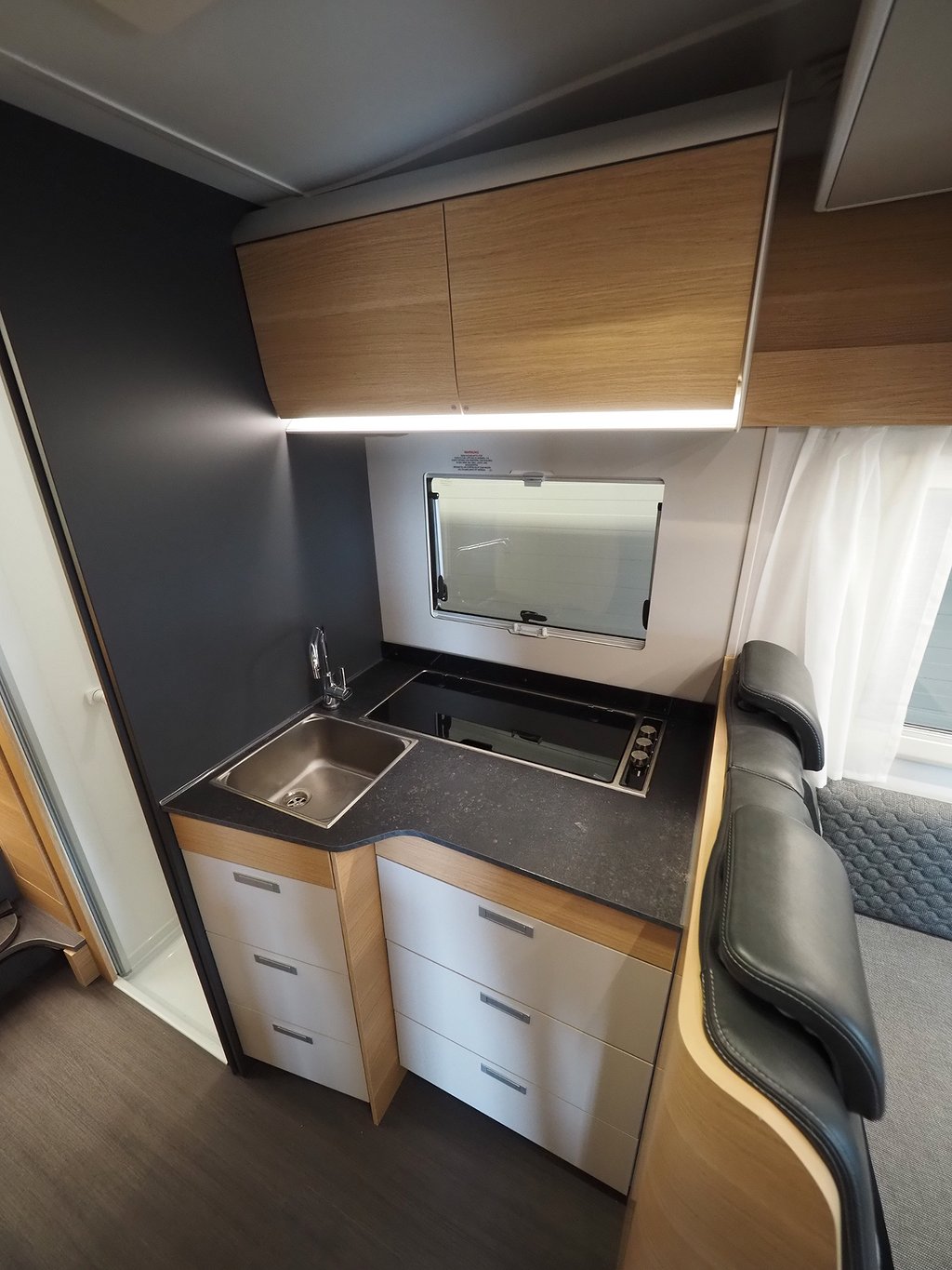 Adria Matrix 670 SL 3500kg Markis Cykelställ 2024