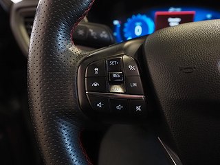 SUV Ford Kuga 18 av 25