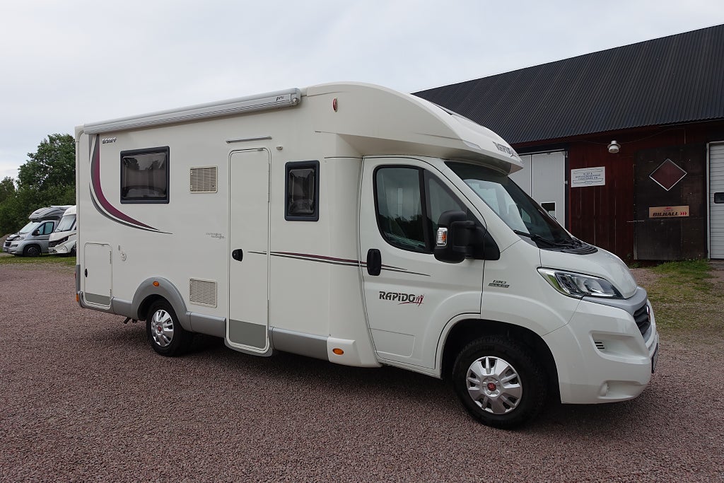 Rapido 650FF Queensbed/Taksäng