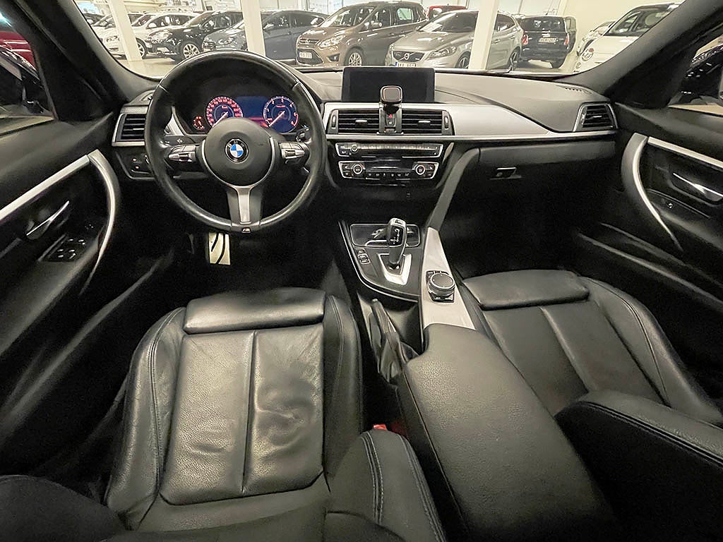 BMW 320D xDrive Touring Automat 190hk M-Sport