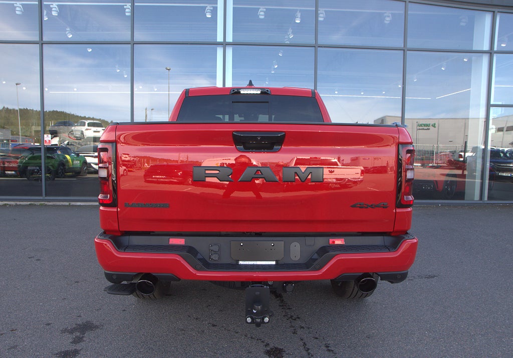Dodge RAM 1500 Laramie Night Premium 420hk - KAMPANJ 0% RÄNTA!