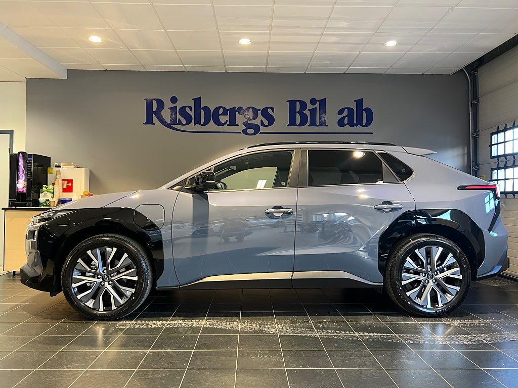 Subaru Solterra 74.7 kWh AWD Touring 3-års fri service, Kampanj!