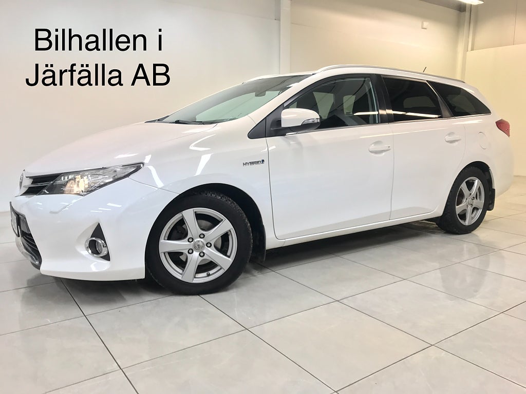 Toyota Auris Touring Sports Hybrid e-CVT Edition Feel bes servad 