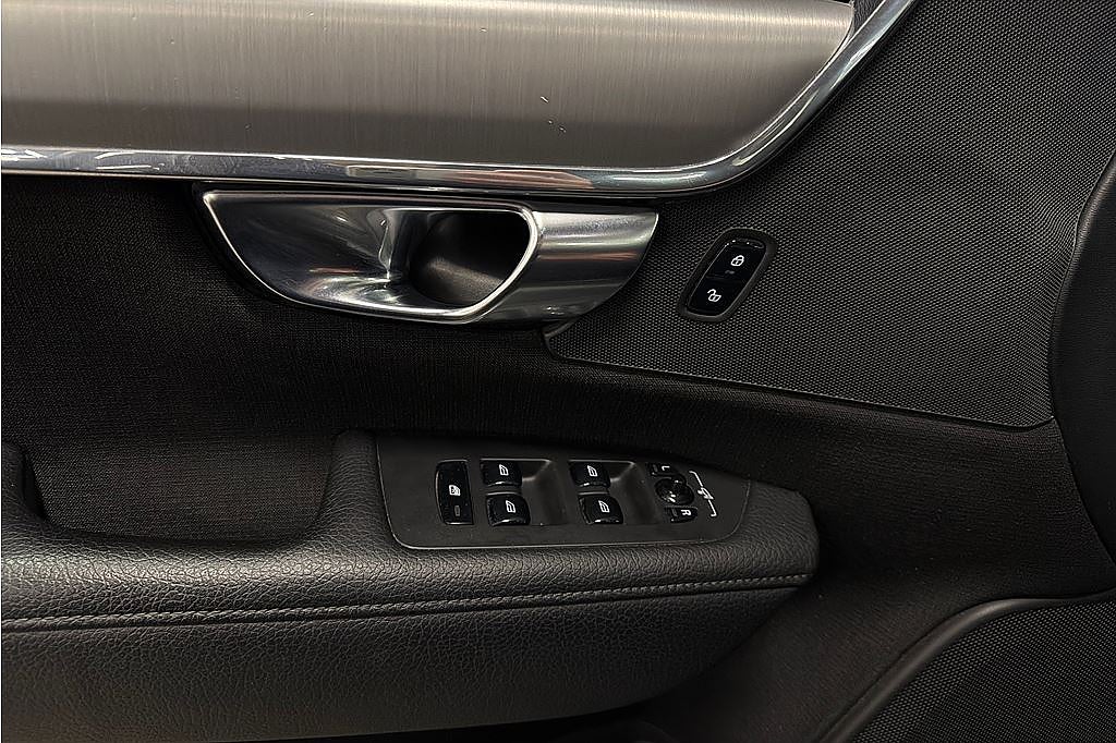 Volvo V90 D4 Momentum SE, Drag, Kamrem bytt, Nyservad, 4,99% RÄNTA