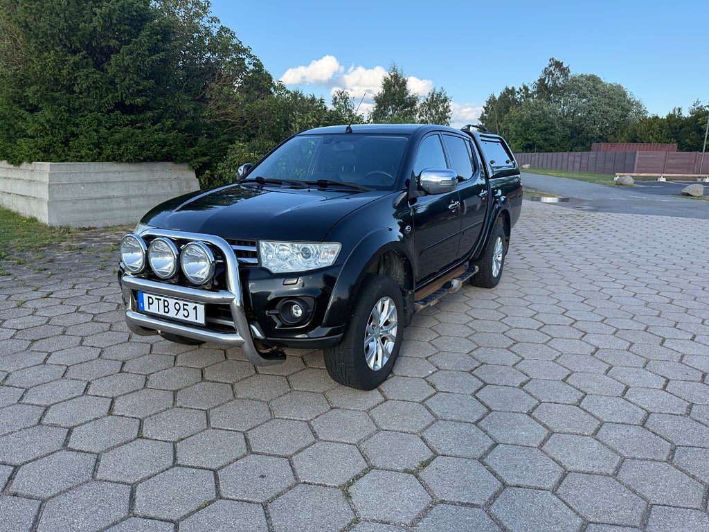 Mitsubishi L200 Dubbelhytt 2.5 4x4,Fullservad,Låga Mil