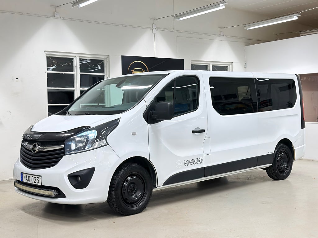 Opel Vivaro Kombi 2.9t 1.6 CDTI BIturbo / 9-sits/ Drag/ Låg skatt/ 