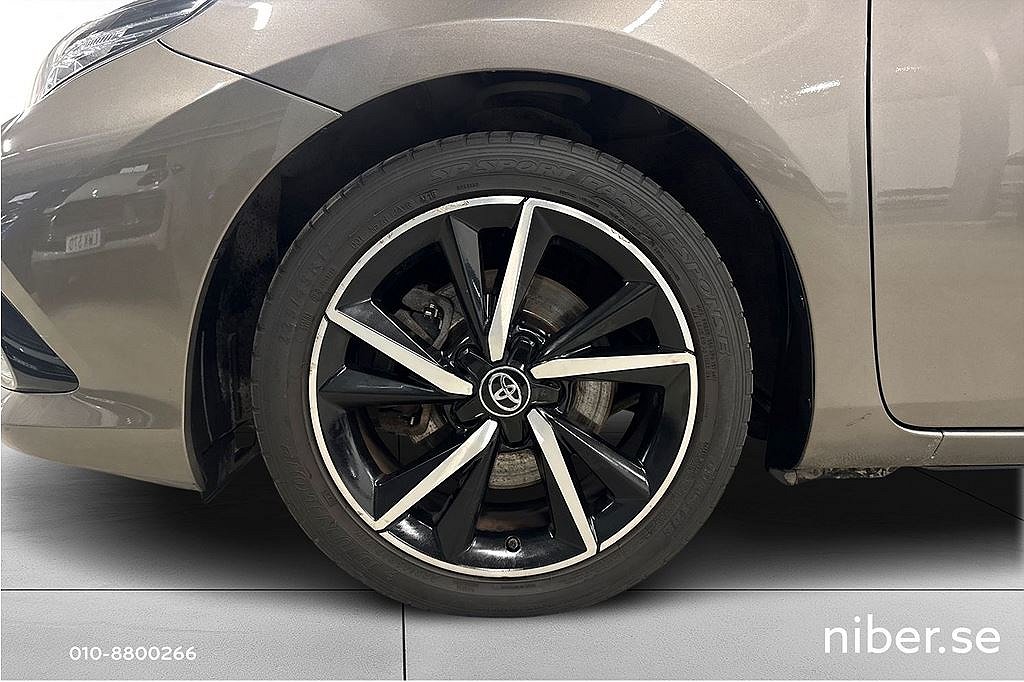 Toyota Auris 1.8 Touring Hybrid 136hk, 3 brukare, Intense, e-CVT