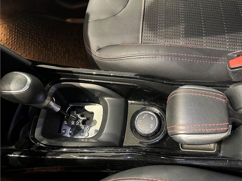 Bild på Peugeot 2008 GT-Line 1.2 PT 130hk Aut - PDC-SENSORER, PANO