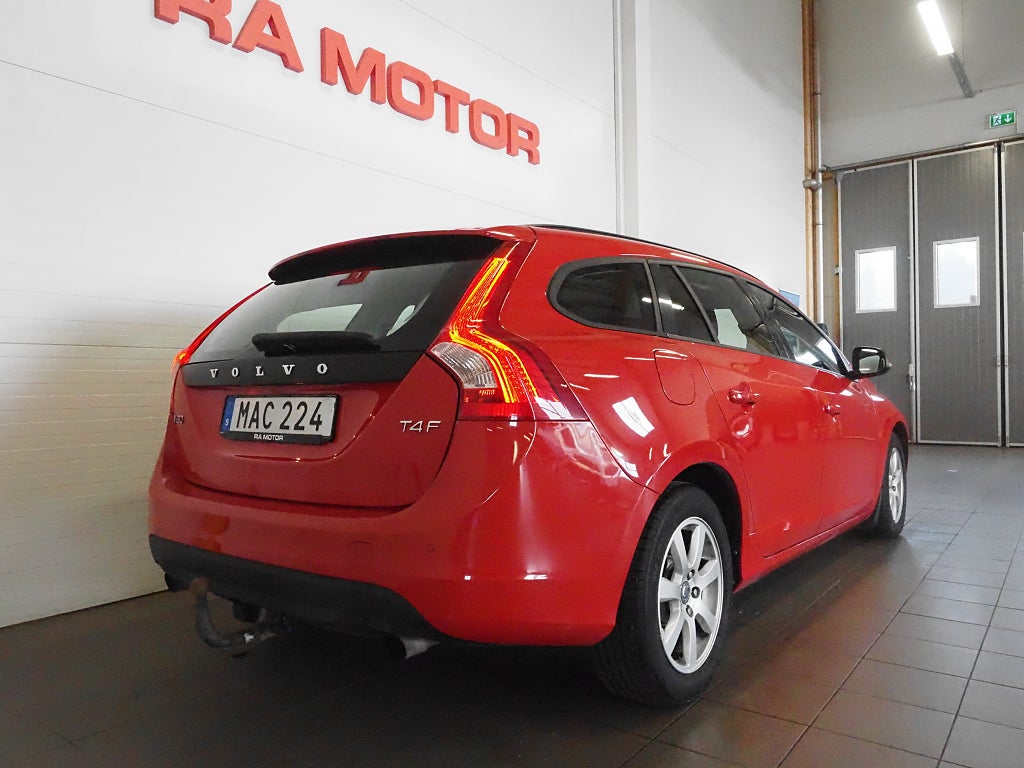 Volvo V60 T4F 180hk Aut Kinetic |Drag|Värmare|Keyless| 2012