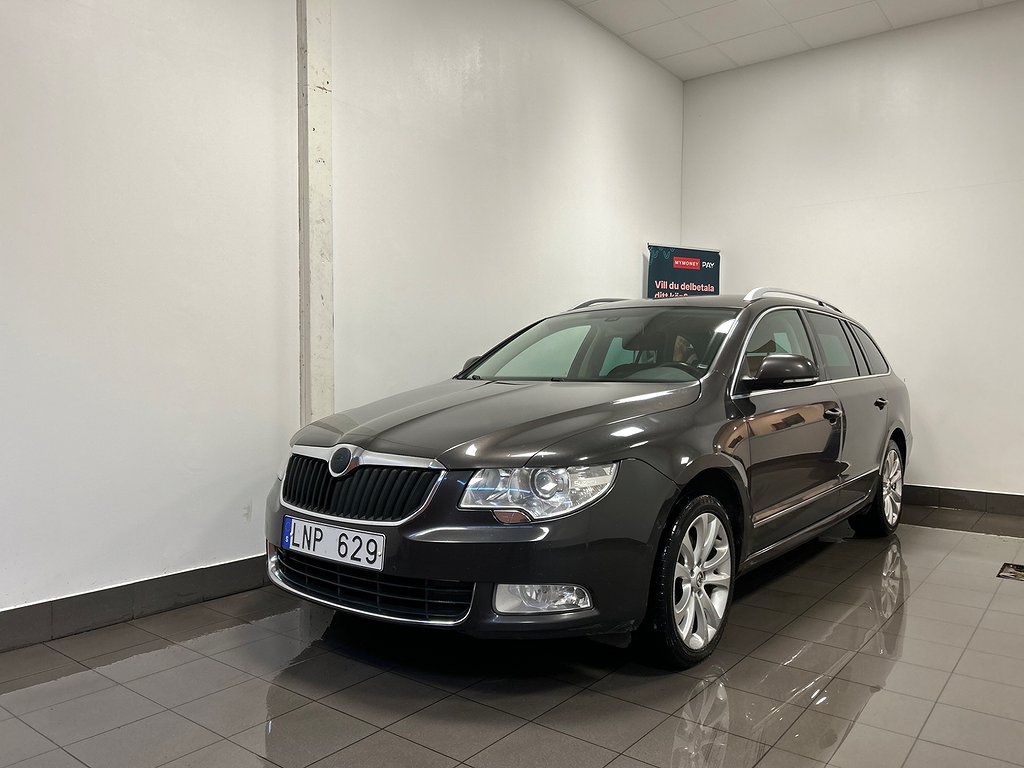 Skoda Superb Kombi 2.0 TDI 4x4Elegance|M-värme|P-sensor|Drag