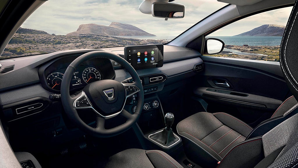 VERSION E2P - PLANCHE DE BORD NOIRE - BVM6 - CLIMATISATION AUTOMATIQUE - ECRAN D'ACCUEIL - VERSION FRANCAISE