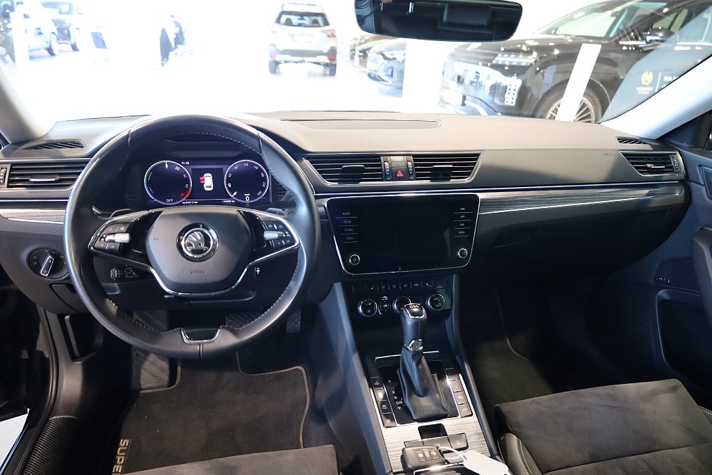 Skoda Superb Kombi 1.4 TSI iV 218hk Style | Drag | Canton | Kamera | 2022