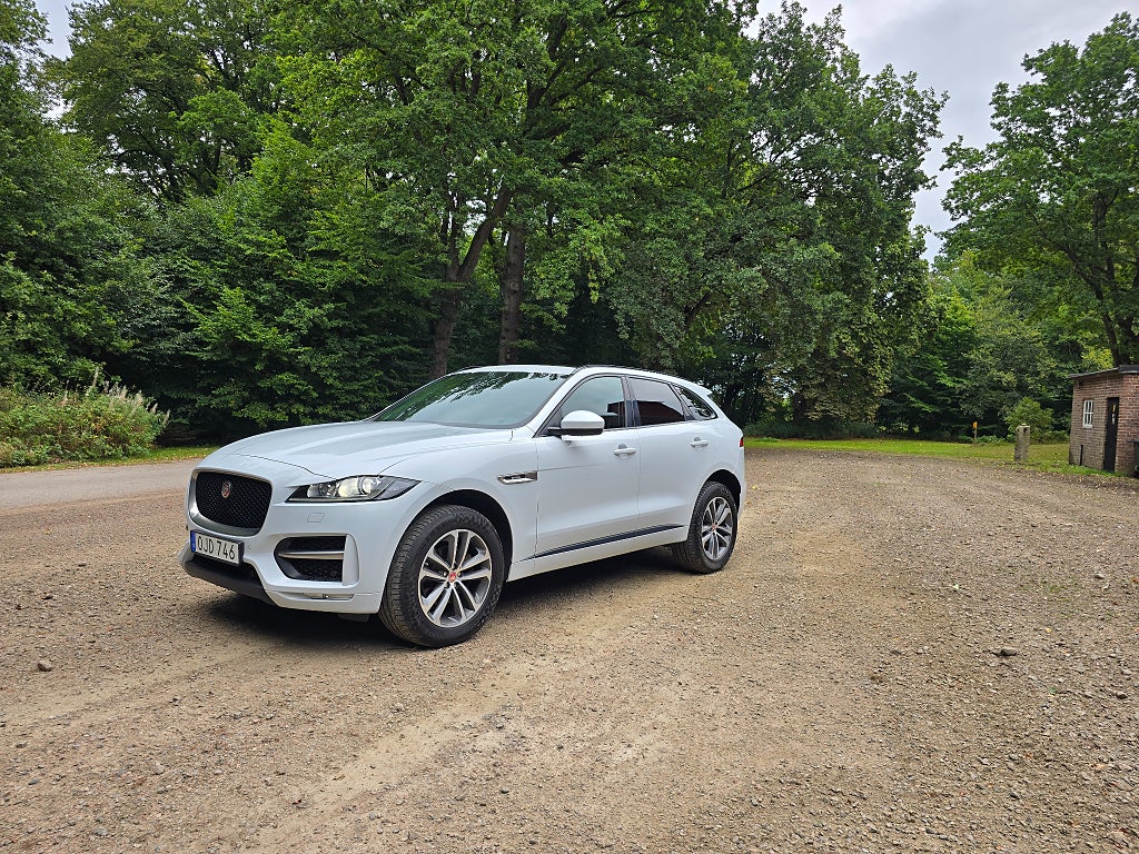 Jaguar F-Pace 20d AWD R-Sport Panorama / Drag