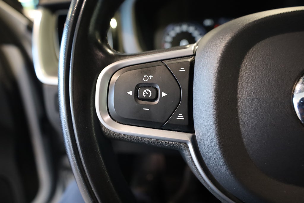 Volvo XC60 Recharge T6 AWD AUT Inscription Exp Pano H&K Leasbar 2021