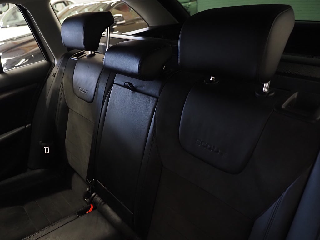 Skoda Octavia Scout 2.0 TDI 150hk 4x4 | Drag | D-värm | Navi | 2015