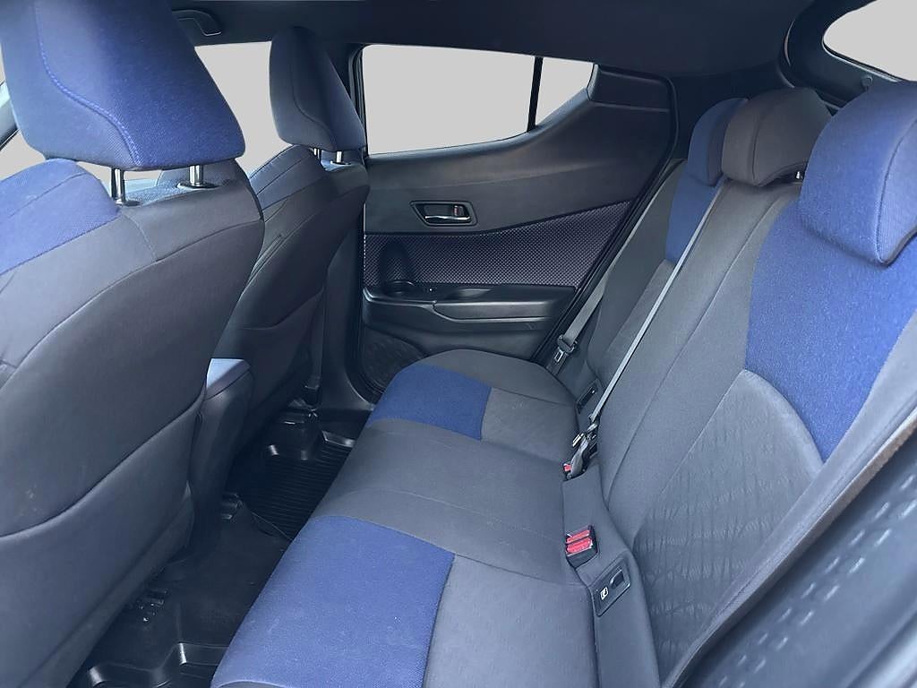 Toyota C-HR 2017 - miniatyr 7