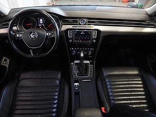 Sedan Volkswagen Passat 16 av 22