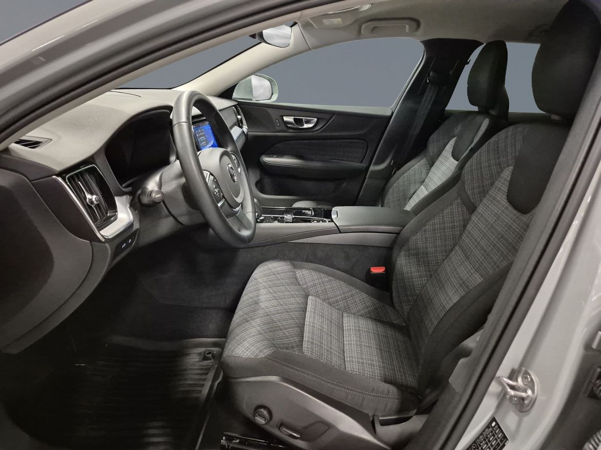 Volvo V60 Recharge T6 AWD Core Bright 2024, kuva 6/50