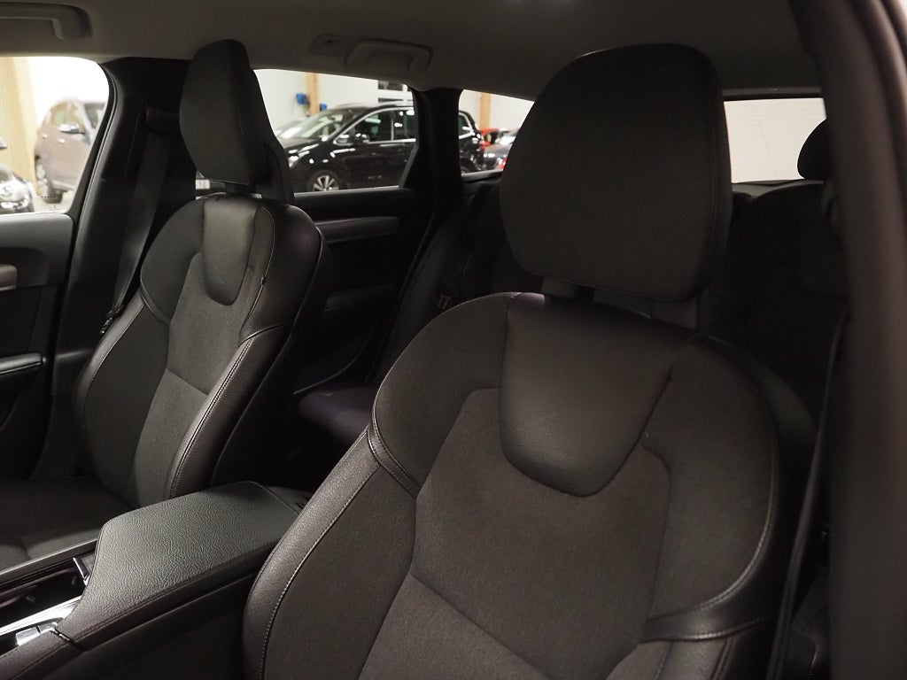 Volvo V90 T5 254hk Geartronic Momentum |Drag|Navi|Kamera| 2017