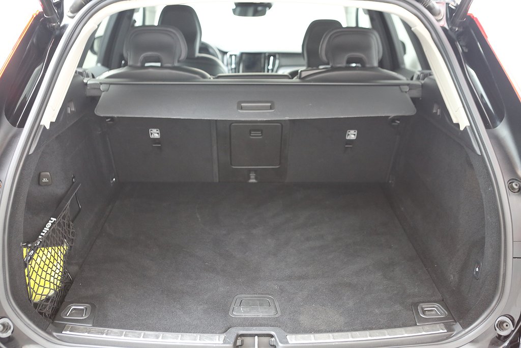 Volvo XC60 B4 Diesel 197hk Momentum Adv SE AWD VOC Drag 2021