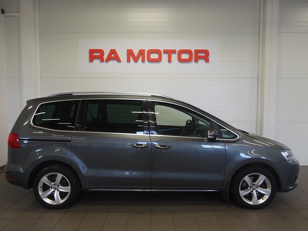 Volkswagen Sharan 7-sits 2.0 TDI 140hk Pano Drag Navi Kamera 2014