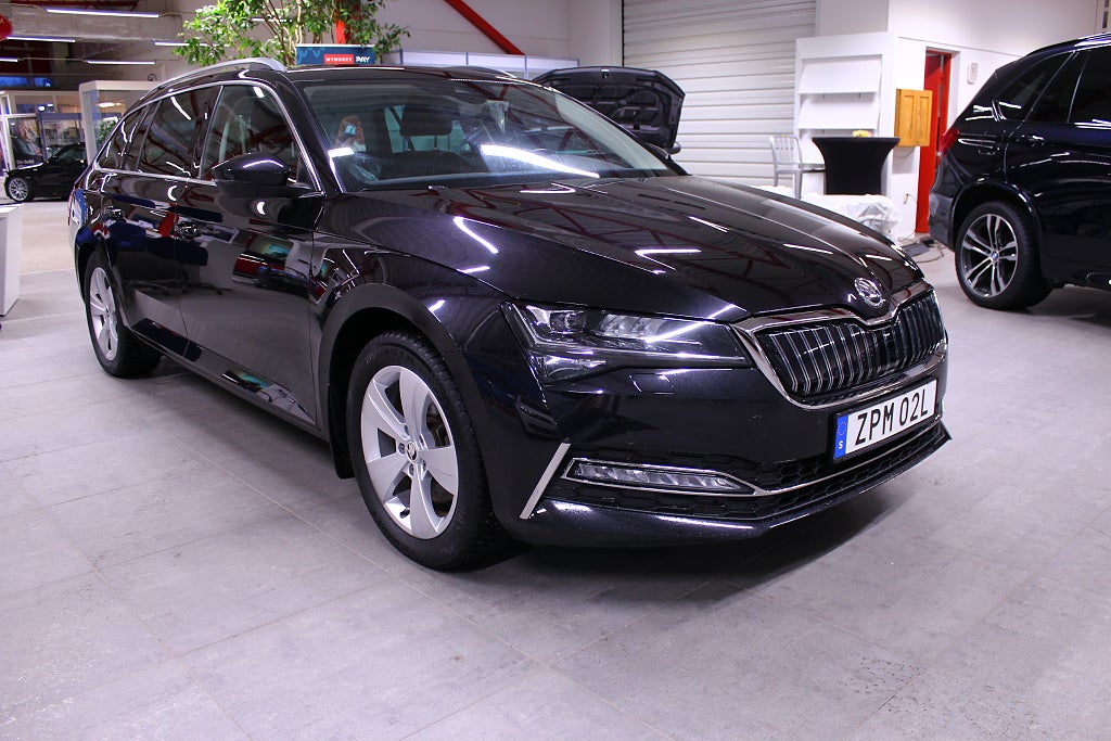 Skoda Superb iVCombi 1.4 TSI iV Business Edition, Style drag