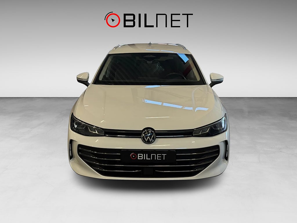 Volkswagen Passat Sportscombi 1.5 eTSI *3,99%* Business Moms Värmare Drag