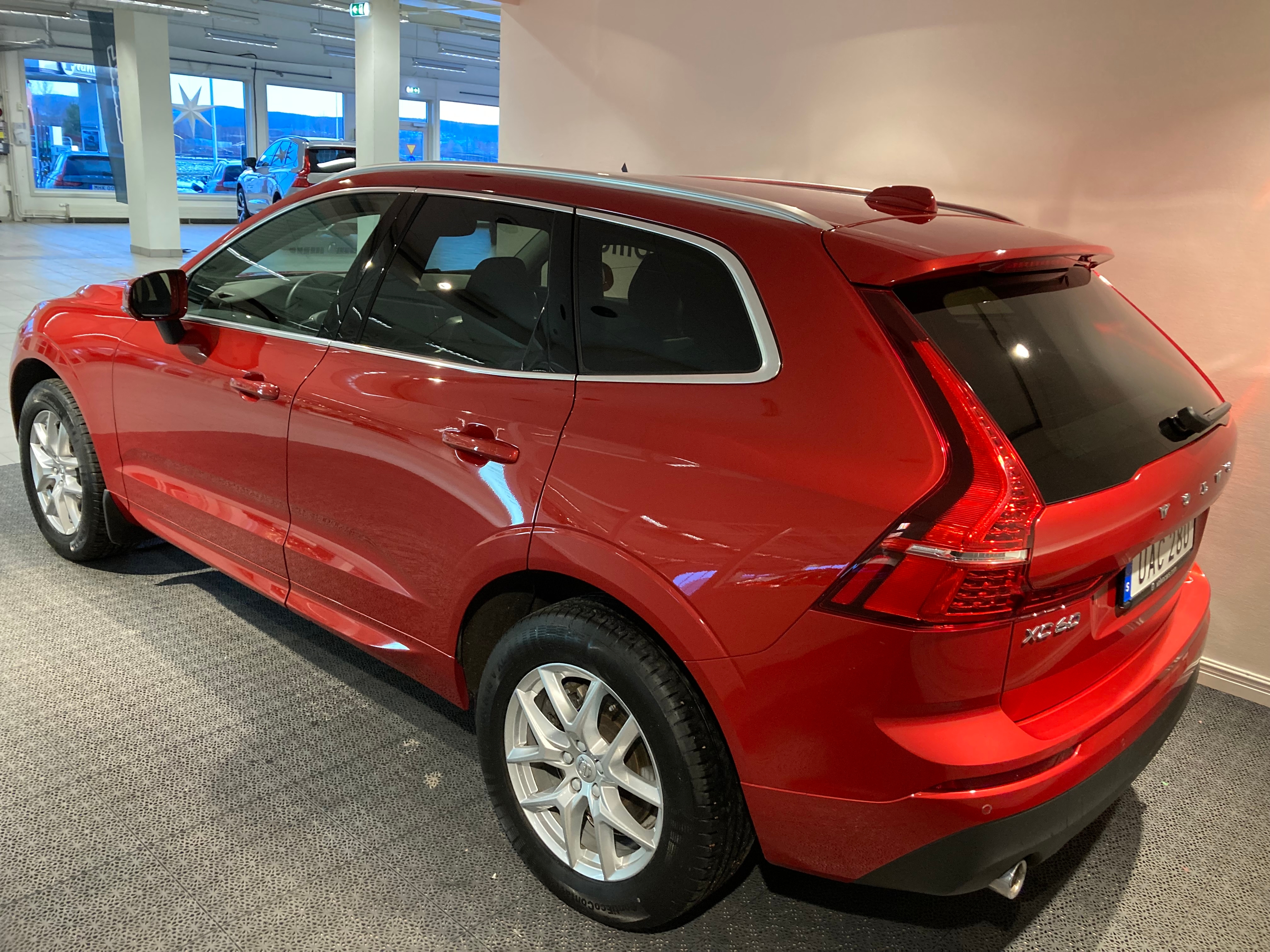 Volvo XC60 D4 Momentum Advanced Edition, bild 3/18