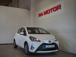 Halvkombi Toyota Yaris