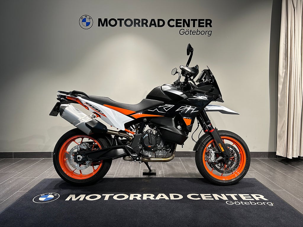 KTM 890 SMT /Techpack / Endast 671 mil / Nya däck