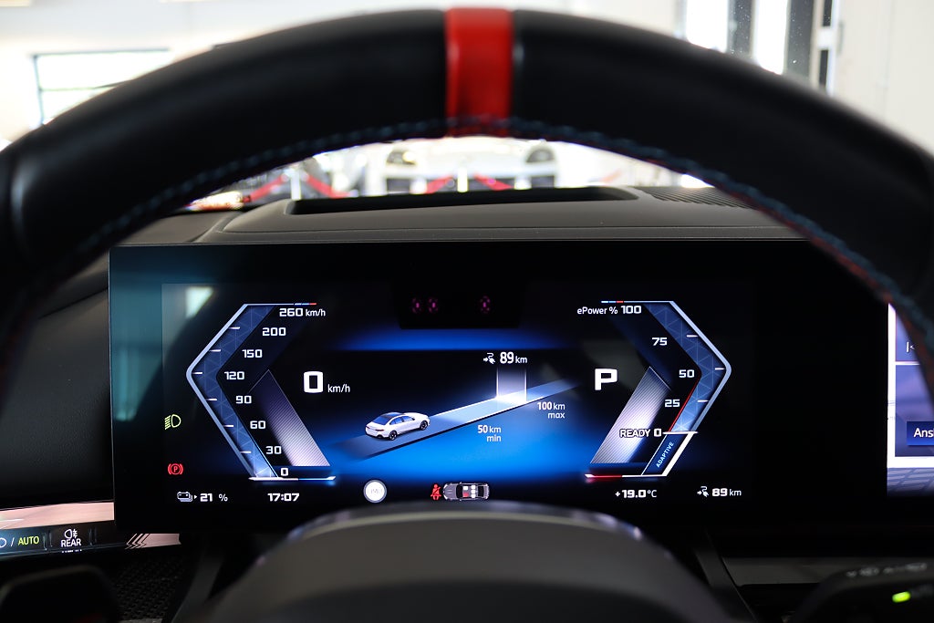 BMW i5 M60 xDrive Sedan MOMS M-Sport Kolfiber B&W Pano 360°
