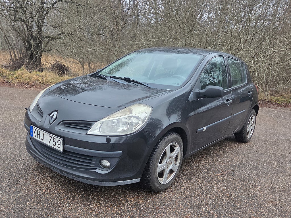 Renault Clio 5-dörrars Halvkombi 1.4
