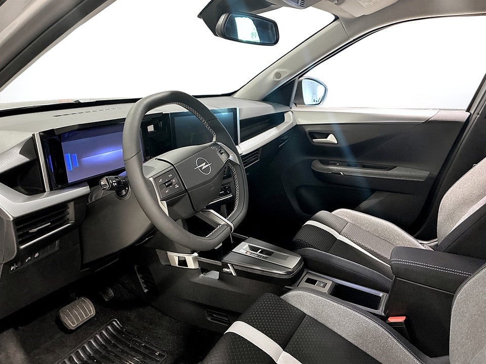 Bild på Opel Frontera GS 1.2 Turbo Hybrid 145hk Aut B-KAMERA NAVI CARPLAY