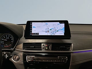 BMW X1 xDrive20i Steptronic xLine Mvärm Psens GPS HuD SoV – bild 11