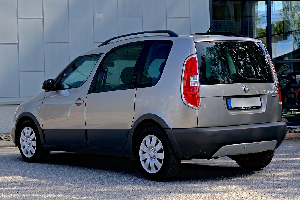 Skoda Roomster Scout 1.6 16V/ NYBES/ ISKALL AC/ PANORAMATAK