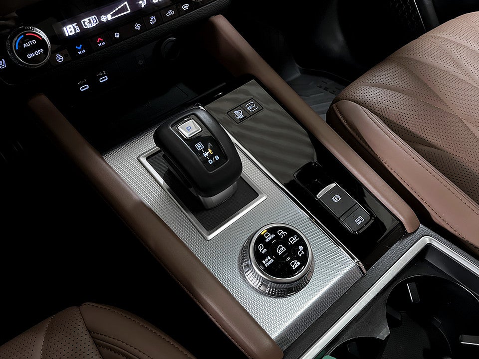 Bild på Mitsubishi Outlander Instyle+ PHEV 306hk Aut 4WD PANO B-KAMERA ELSTOL