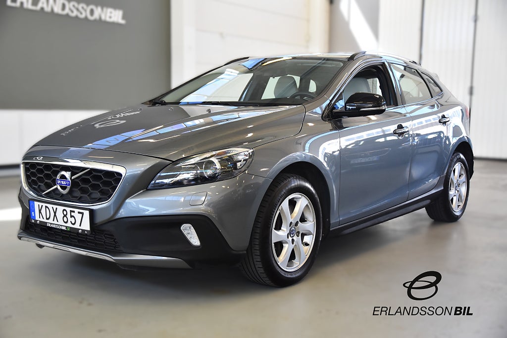 Volvo V40 Cross Country T3 Momentum Euro 6 KAMREM BYTT / NYSERVAD / B-KAM
