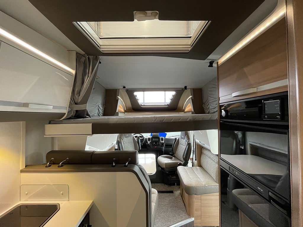 Adria Matrix Plus 670 SL / Automat 150hk / Solcell / Dragkrok / ALDE / - Adria