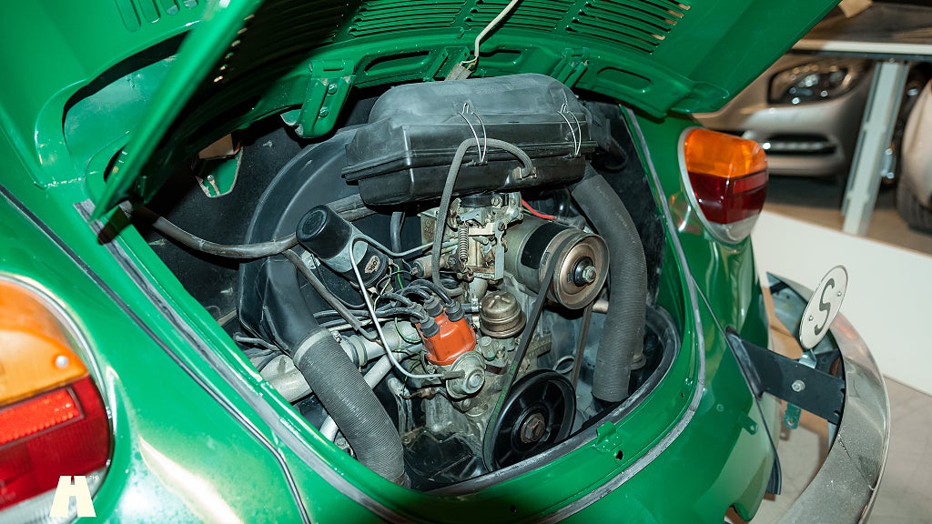 Den nuvarande ägaren har lagt ned närmare 60 000 kronor på att få bilen i fint skick. Foto: Bidders Highway