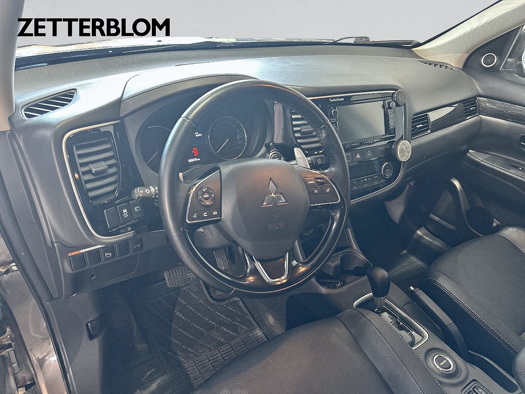 SUV Mitsubishi Outlander 8 av 18