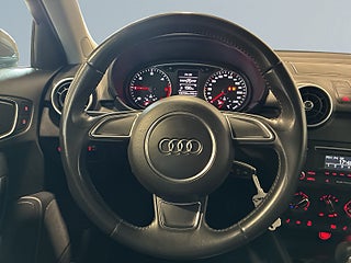 Audi A1 Sportback 1.6 TDI S Tronic ISOFIX Sportstolar/Ratt S&V – bild 15