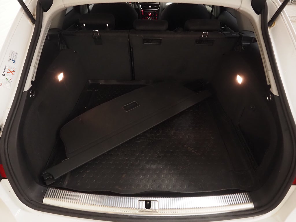 Audi A4 Avant 2.0 TDI 150hk Quattro S-Line Dragkrok PDC 2015