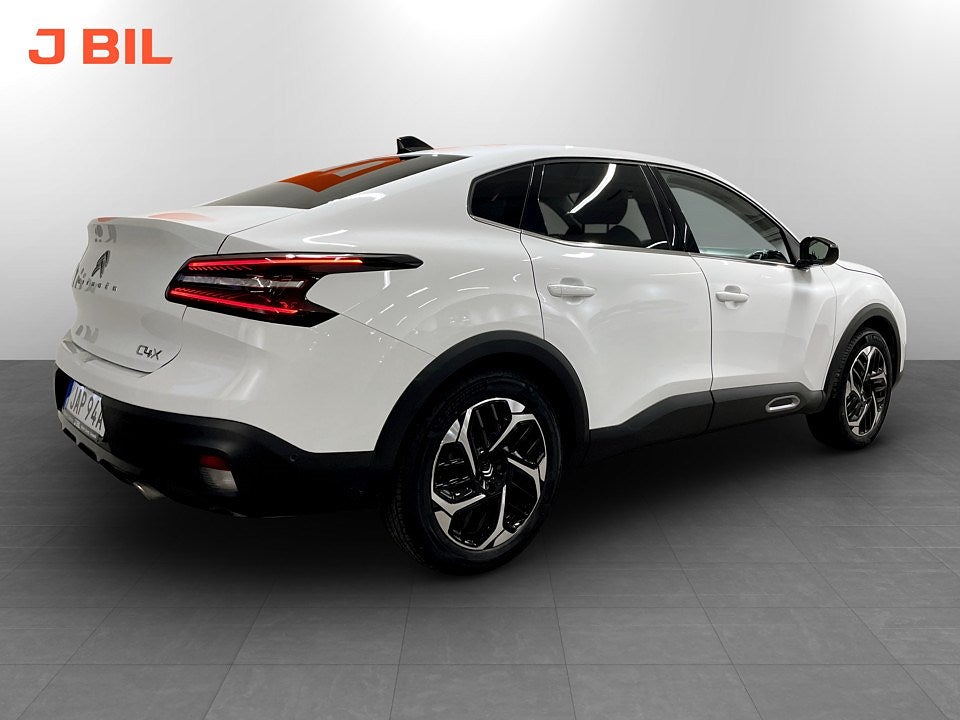 Bild på Citroën C4 X Shine 1.2 PT 130hk Aut - 360-KAMERA, CARPLAY