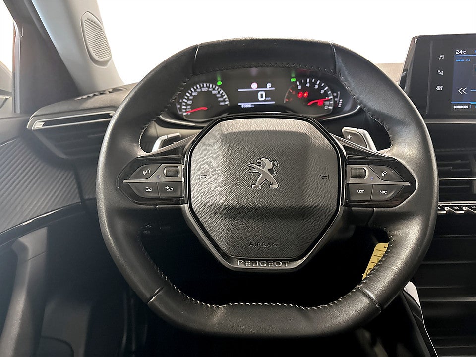 Bild på Peugeot 2008 Active 1.2 PT 130hk Aut MOTORVÄRMARE CARPLAY