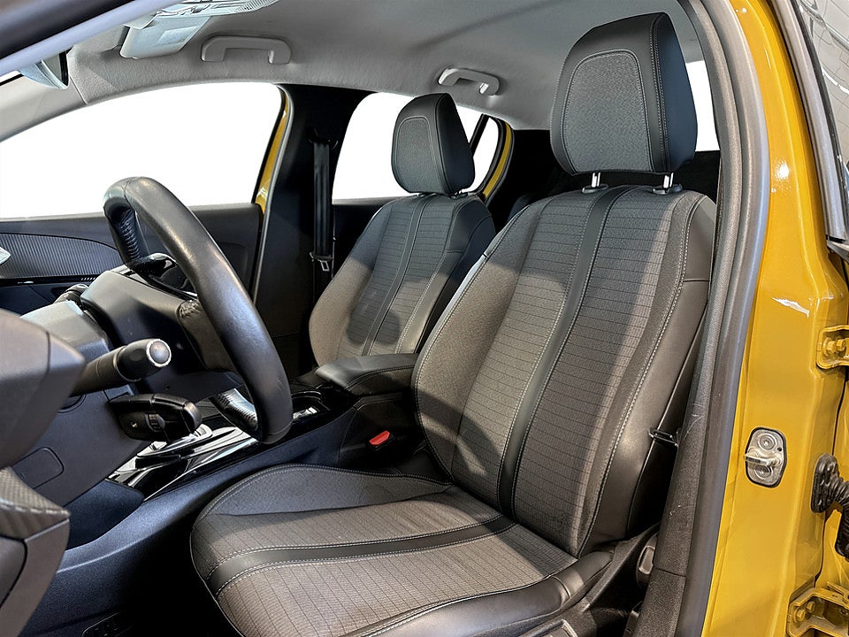 Bild på Peugeot E-208 Allure 50 kWh 136hk Aut B-KAMERA CARPLAY