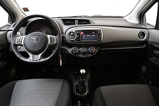 Halvkombi Toyota Yaris 18 av 19